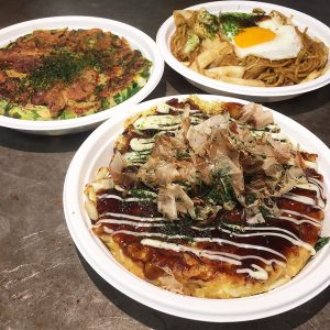 人気の道頓堀やきそばは必食！